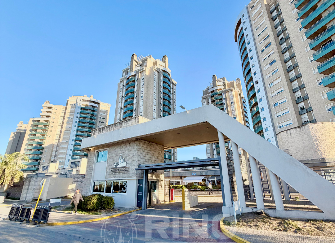 Cochera en Alto Villa Sol – GAMA