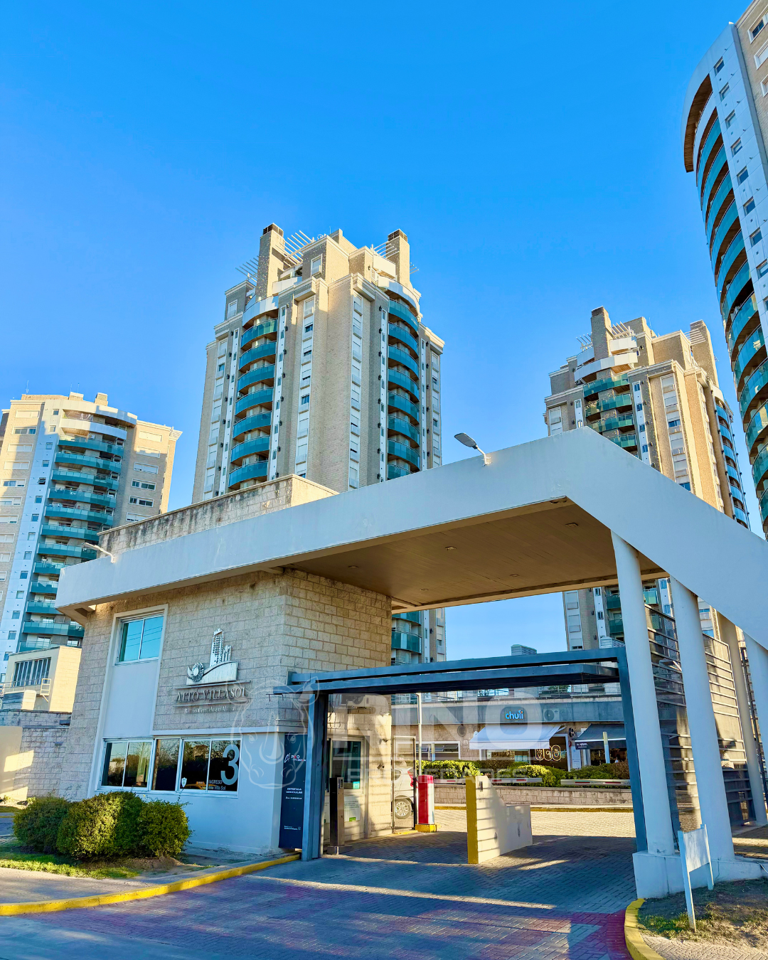 Cochera en Alto Villa Sol – GAMA