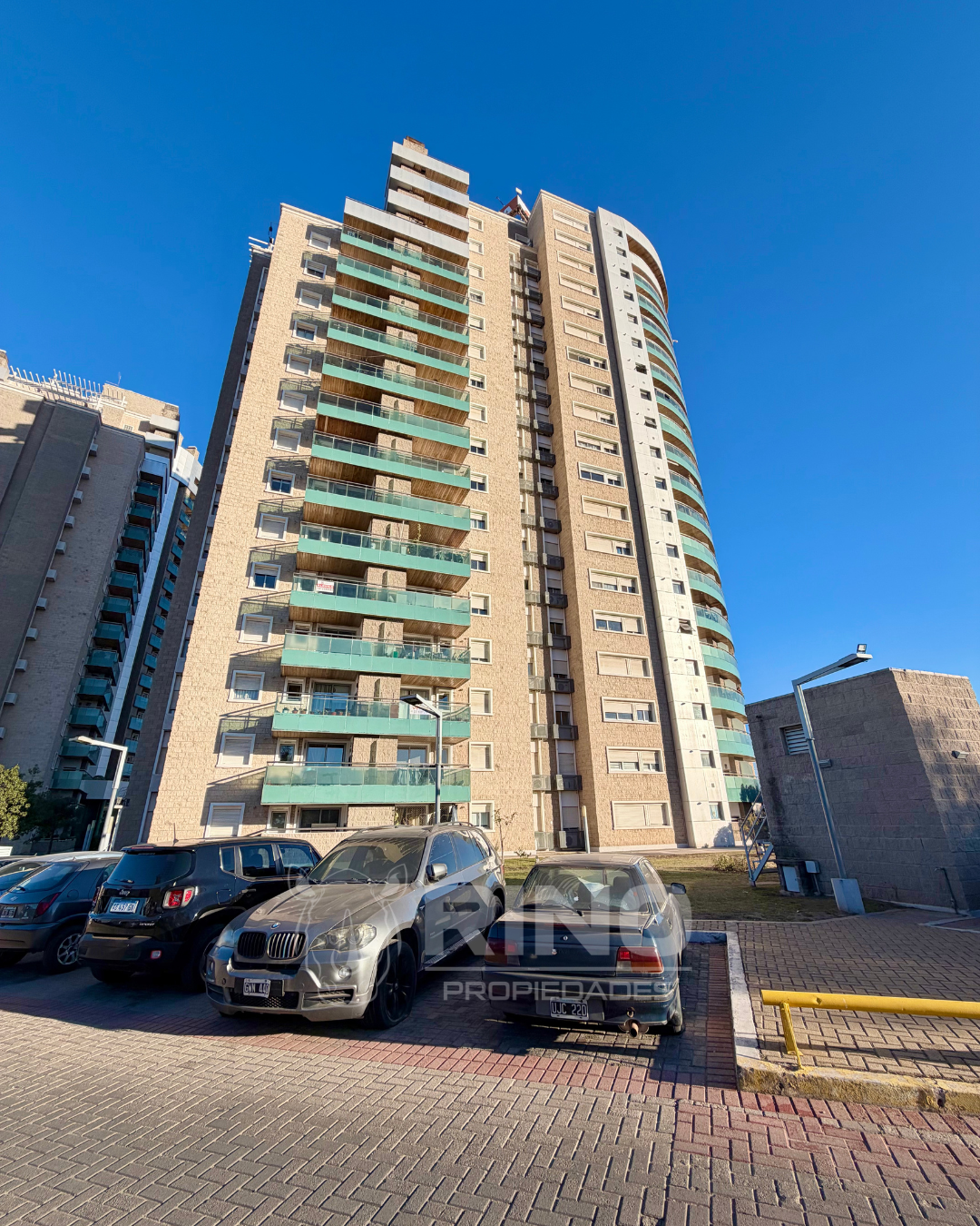 Cochera en Alto Villa Sol – GAMA
