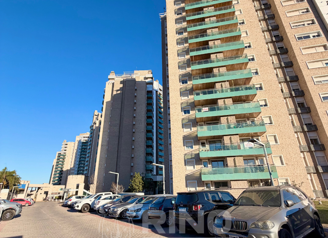 Cochera en Alto Villa Sol – GAMA
