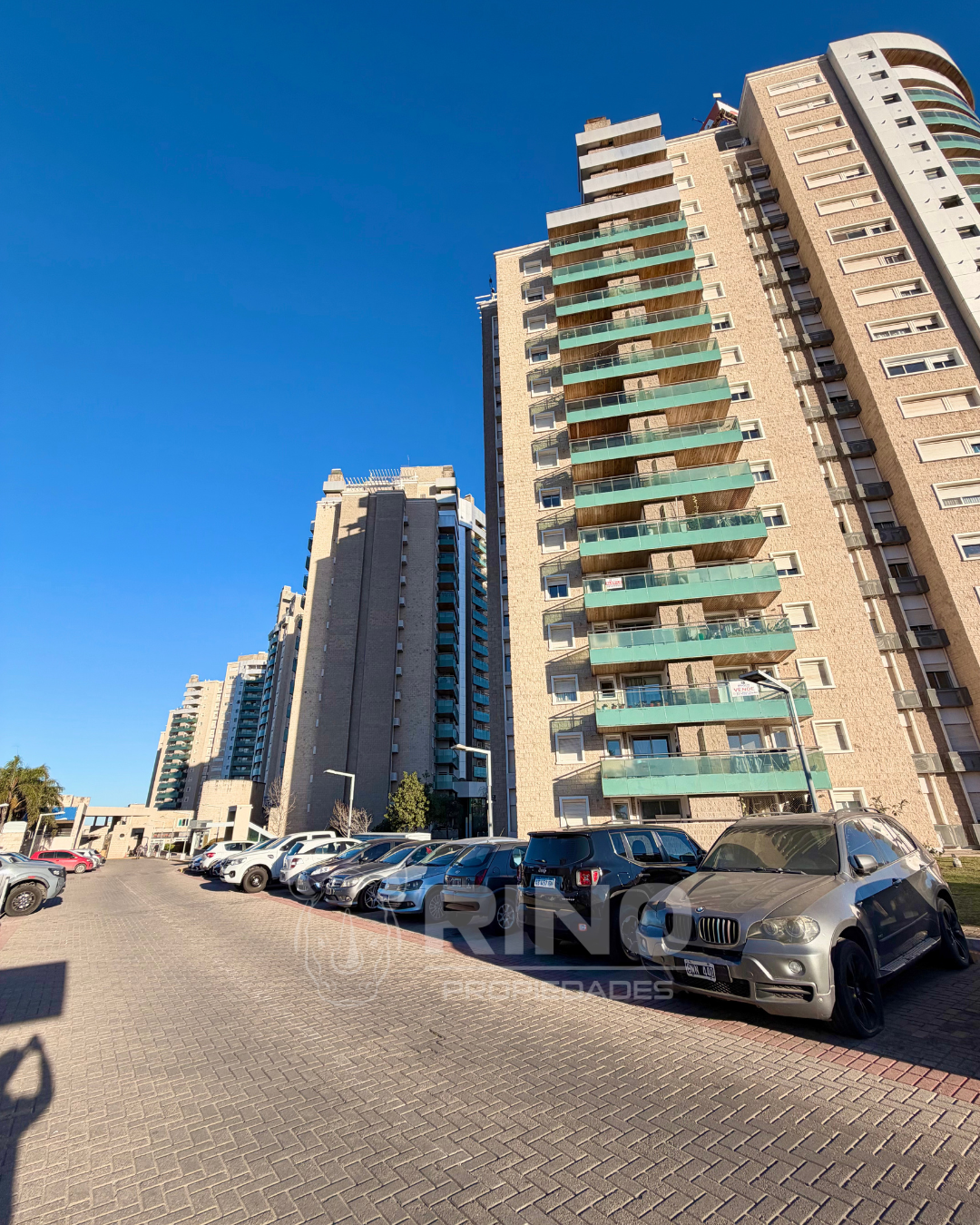 Cochera en Alto Villa Sol – GAMA